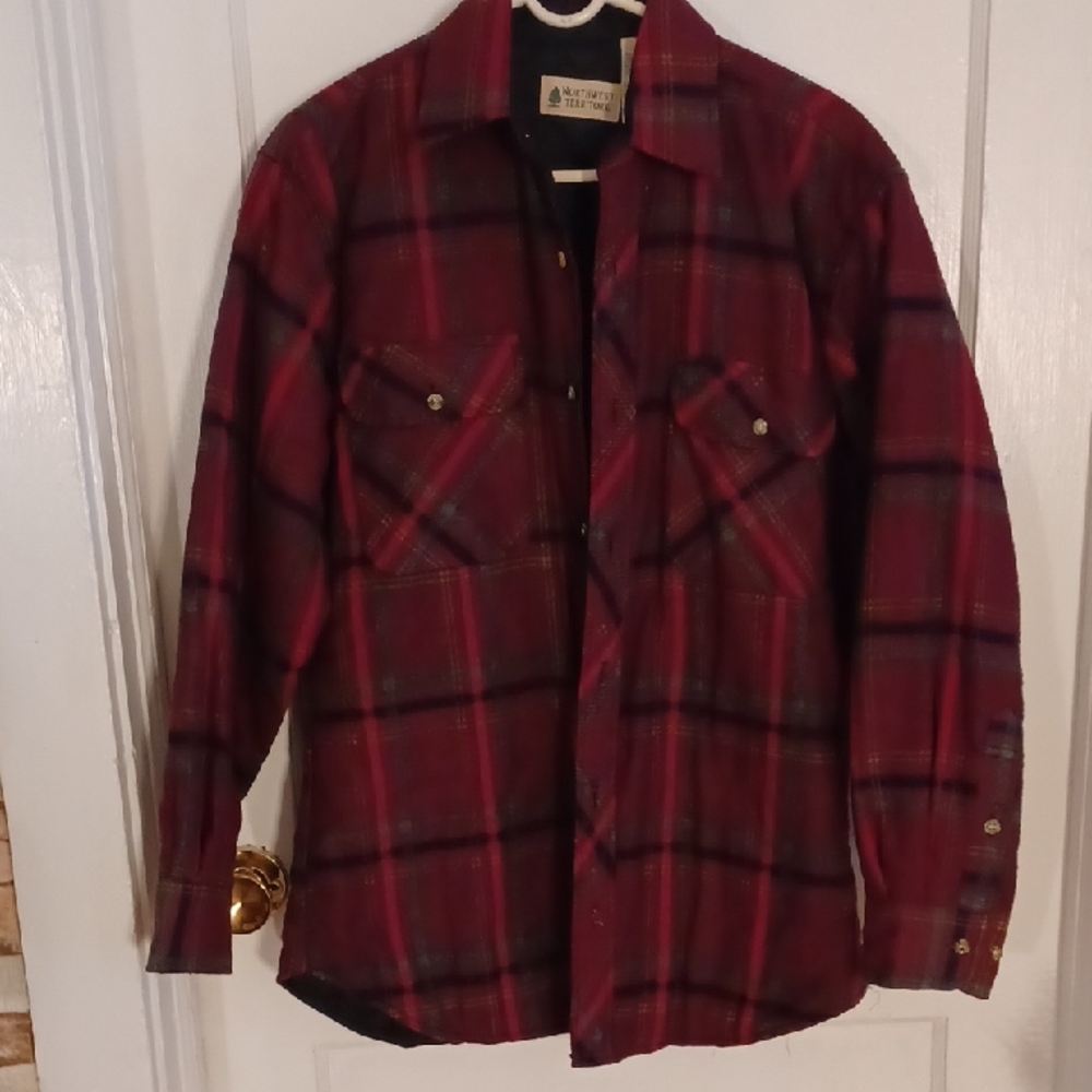 Northwest Territory Gray Quilted Flannel Jacket Men's Size Small